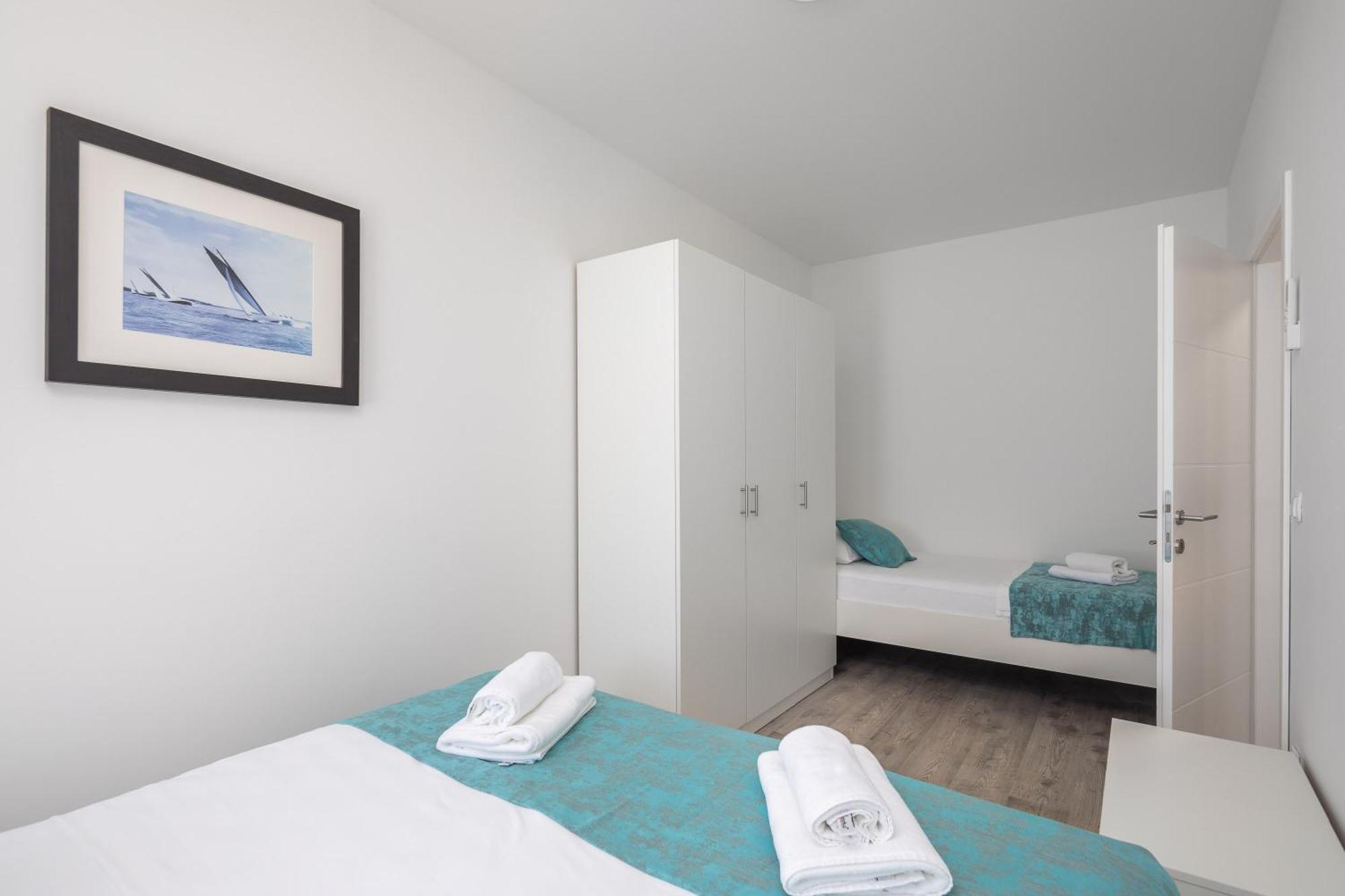 Beachfront Apartments Providenca With Free Parking Макарська Номер фото