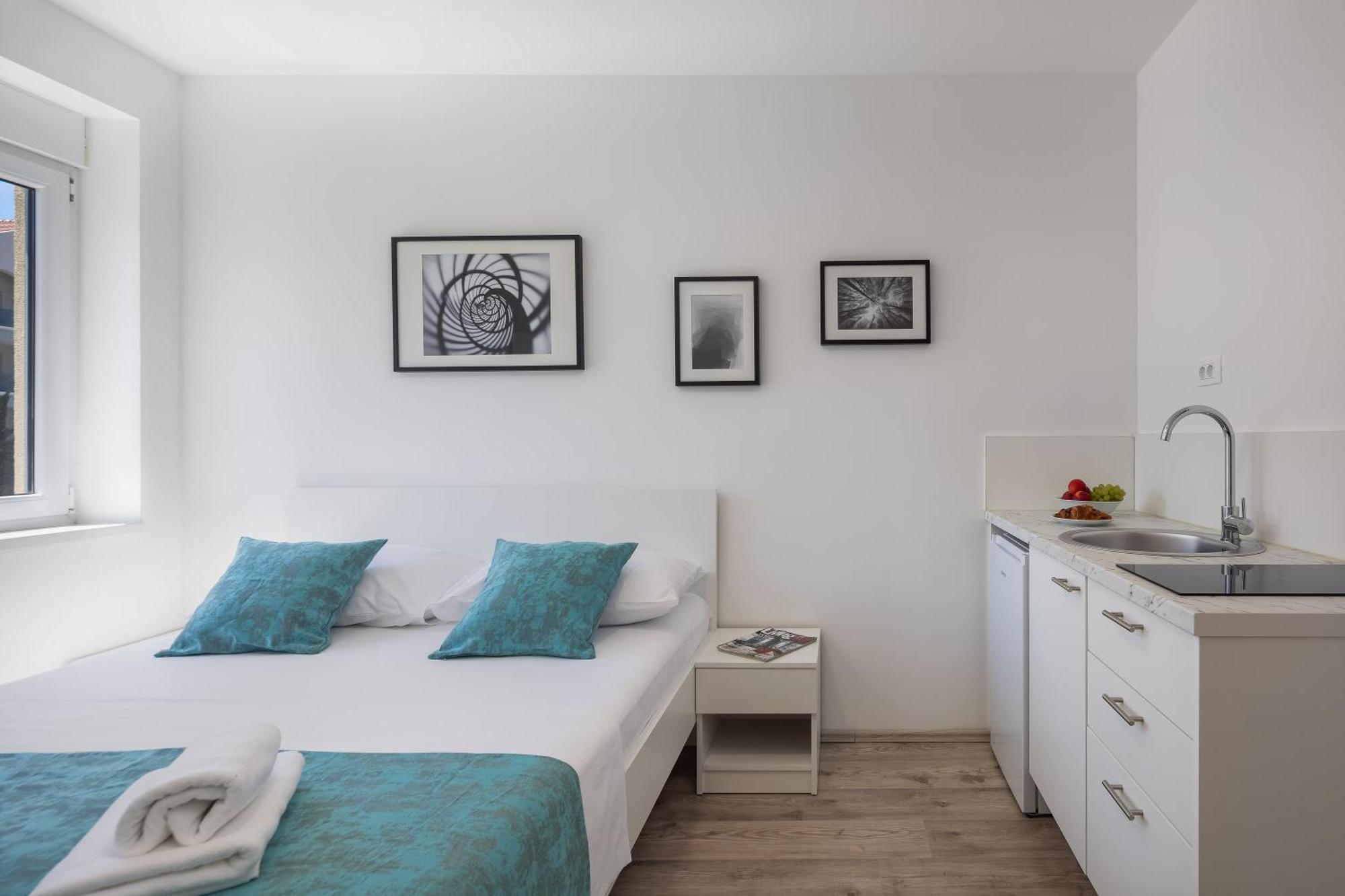 Beachfront Apartments Providenca With Free Parking Макарська Екстер'єр фото