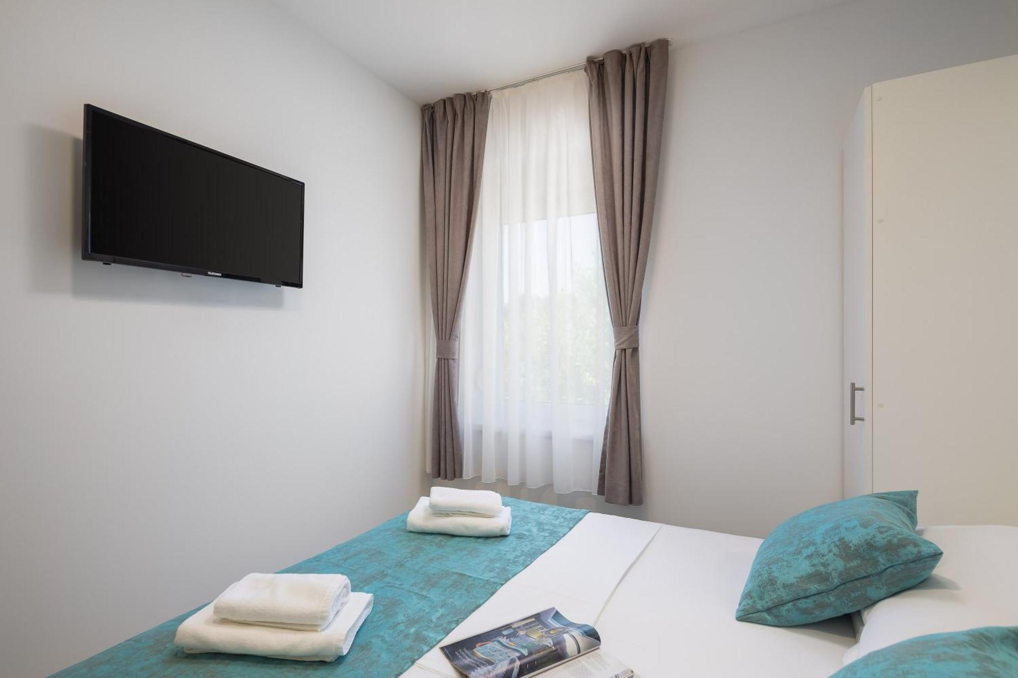 Beachfront Apartments Providenca With Free Parking Макарська Екстер'єр фото
