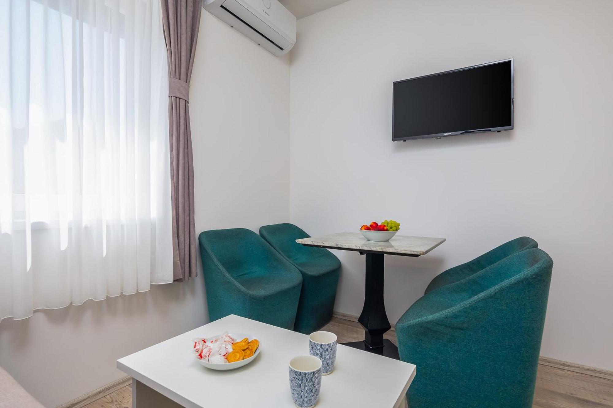 Beachfront Apartments Providenca With Free Parking Макарська Екстер'єр фото